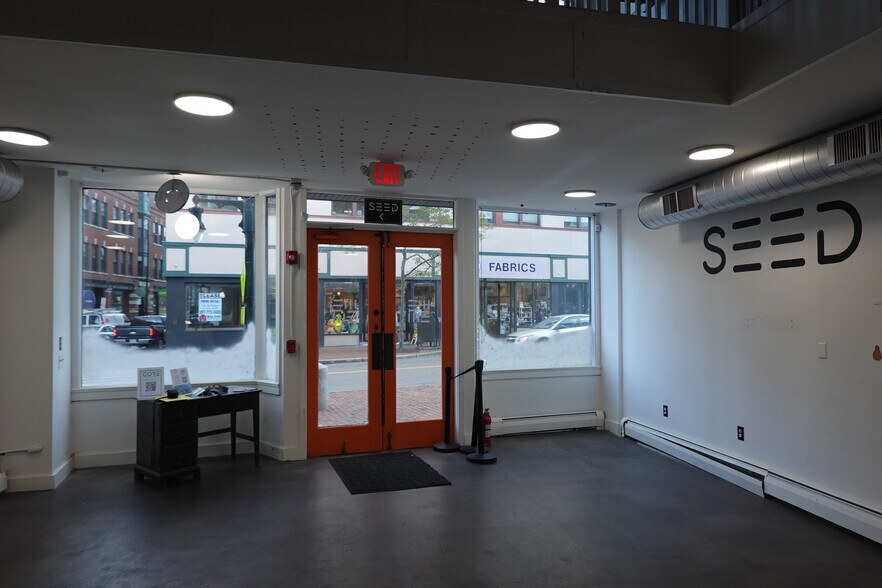 555 Congress St, Portland, ME à louer - Photo du bâtiment - Image 2 de 5