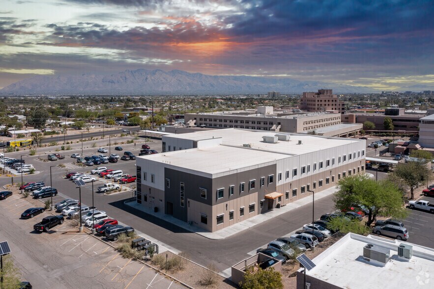 1707 W St Mary's Rd, Tucson, AZ à louer - Aérien - Image 3 de 6