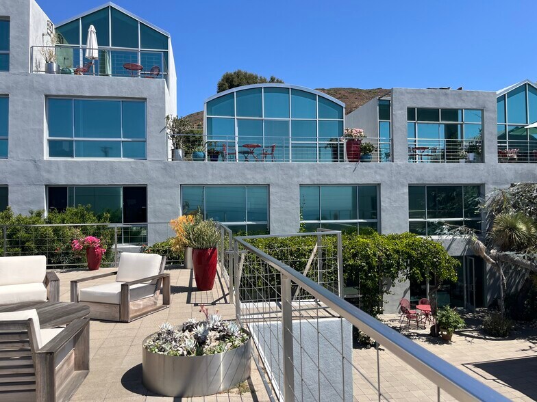 24955 Pacific Coast Hwy, Malibu, CA à louer - Photo du bâtiment - Image 1 de 10