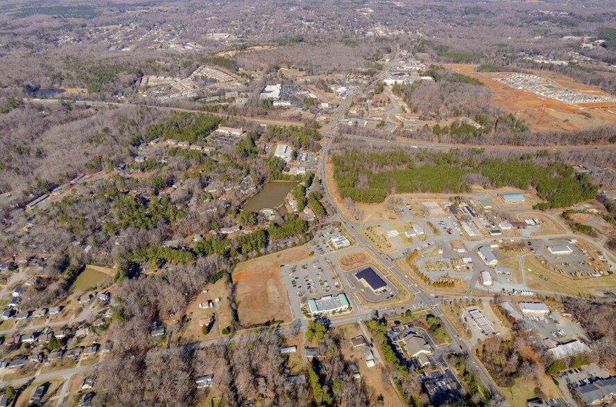 115 Oakdale Dr, Hillsborough, NC for sale - Aerial - Image 1 of 10