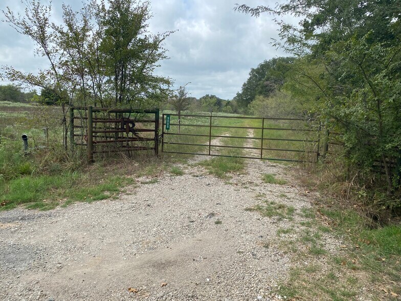 9000 County Road 113, Kaufman, TX à louer - Photo du bâtiment - Image 3 de 7