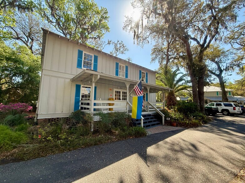 4924 E First Coast Hwy, Fernandina Beach, FL à louer - Photo du bâtiment - Image 3 de 14