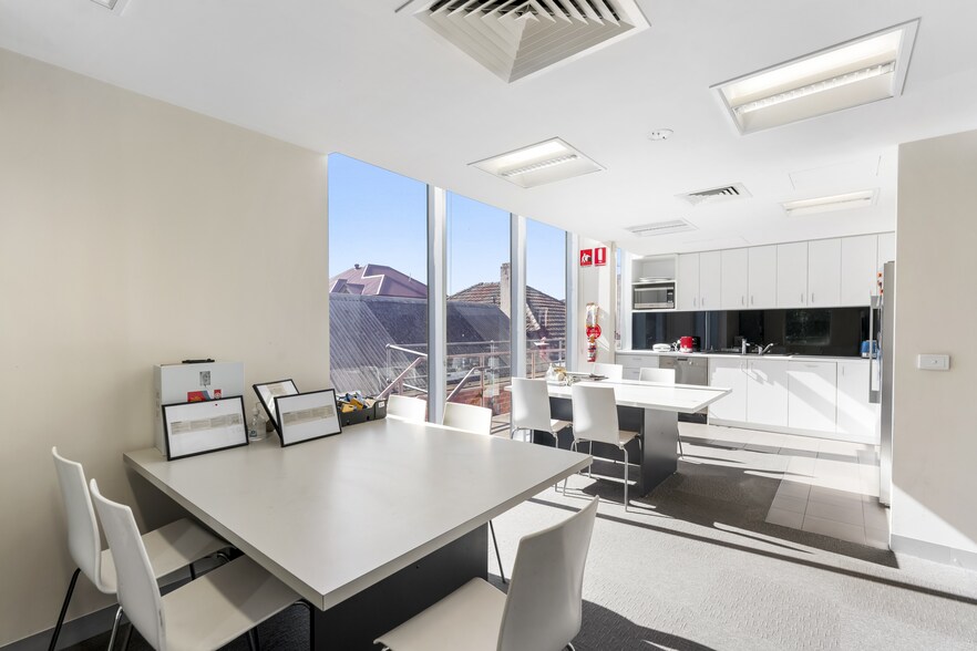 653 Riversdale Rd, Camberwell for sale - Interior Photo - Image 3 of 15