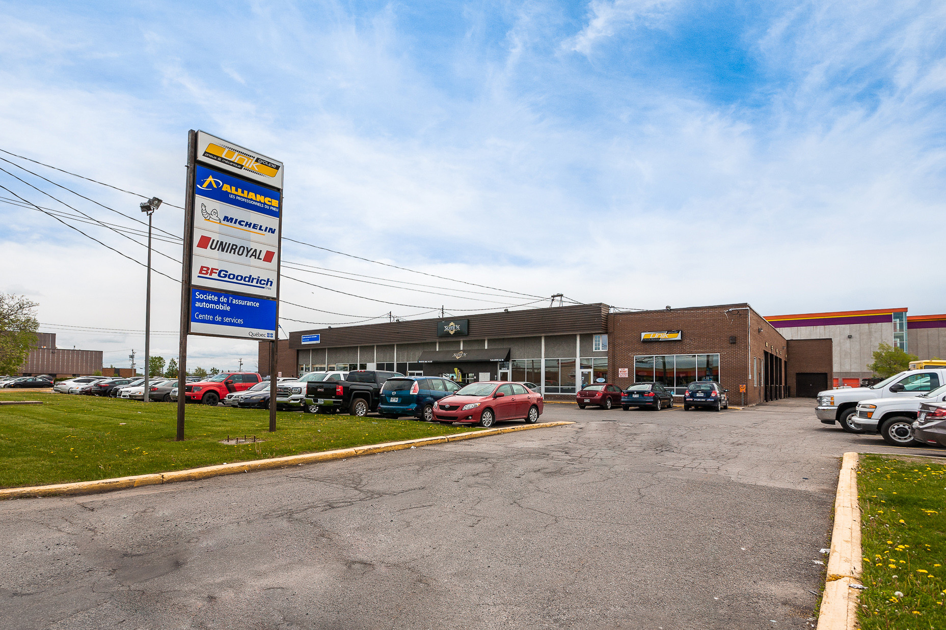 2350-2370 Boul Hymus, Dorval, QC for sale Primary Photo- Image 1 of 1