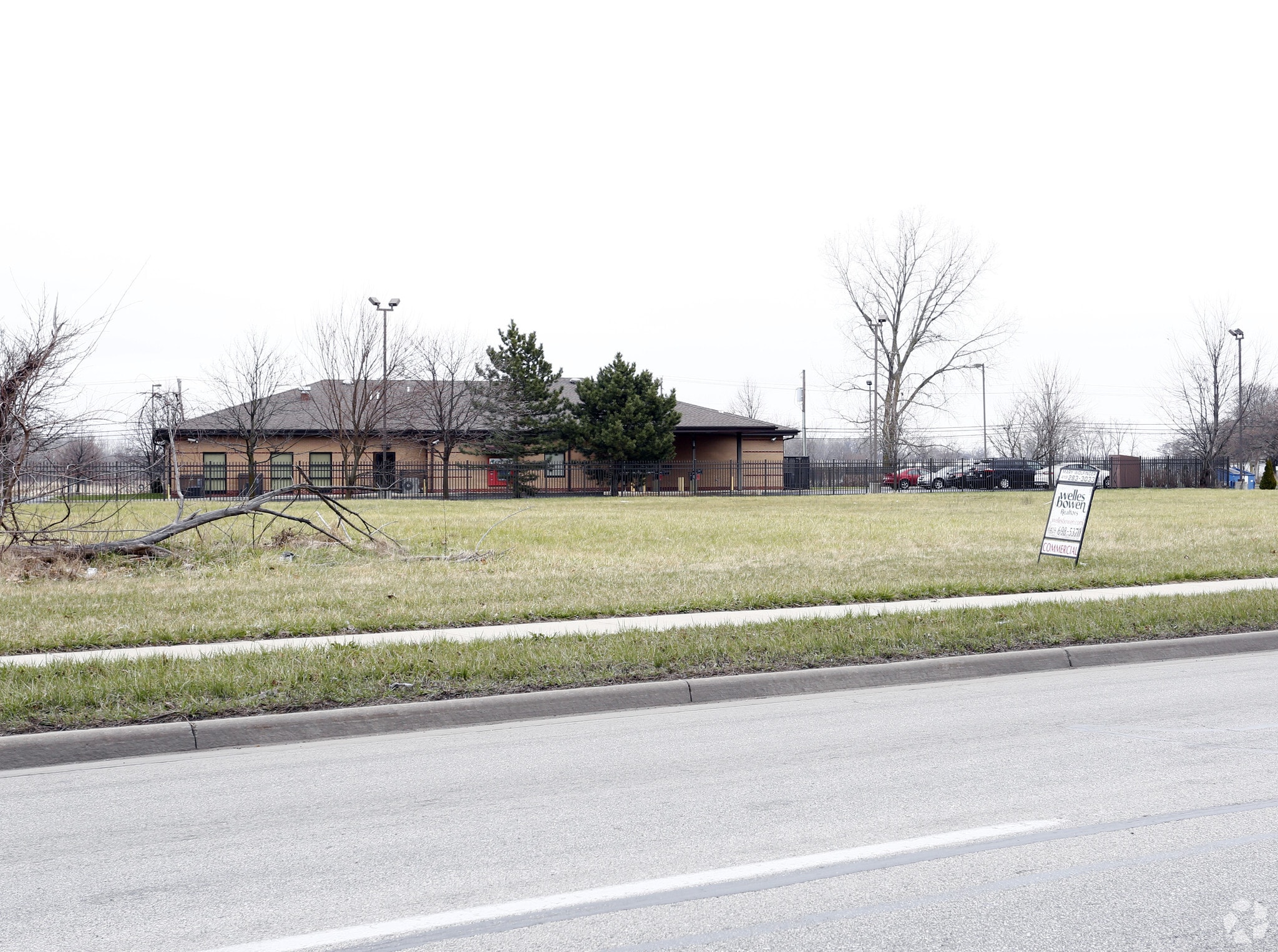 3832, 3862, 3904 AIRPORT HIGHWAY -LAND portfolio of 3 properties for sale on LoopNet.ca Primary Photo- Image 1 of 4