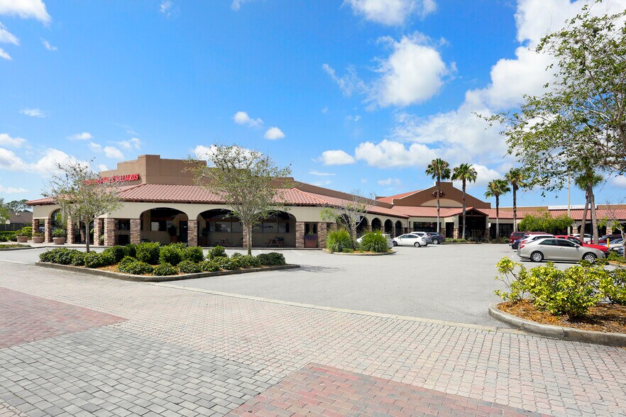 4802 Gunn Hwy, Tampa, FL à louer - Photo du bâtiment - Image 3 de 7