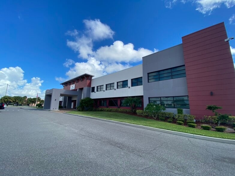 8600 Astronaut Blvd, Cape Canaveral, FL for lease - Building Photo - Image 1 of 12