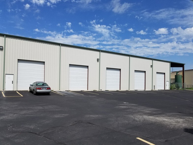 2375 Walsh Rd, San Antonio, TX à vendre - Photo du bâtiment - Image 2 de 29