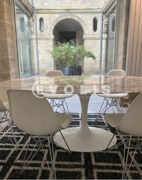 Office in Bordeaux for sale - Interior Photo - Image 1 of 11