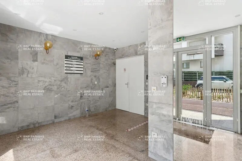 8 Rue Edouard Naud, Issy-les-Moulineaux for lease - Lobby - Image 2 of 25