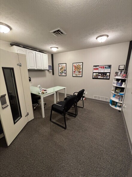 4740 Linden St, Lincoln, NE à louer - Photo du bâtiment - Image 2 de 5