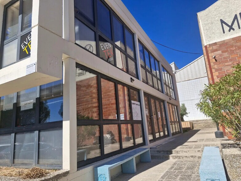 77 Rue Emmanuel Vitria, Gardanne à louer - Photo du bâtiment - Image 3 de 7