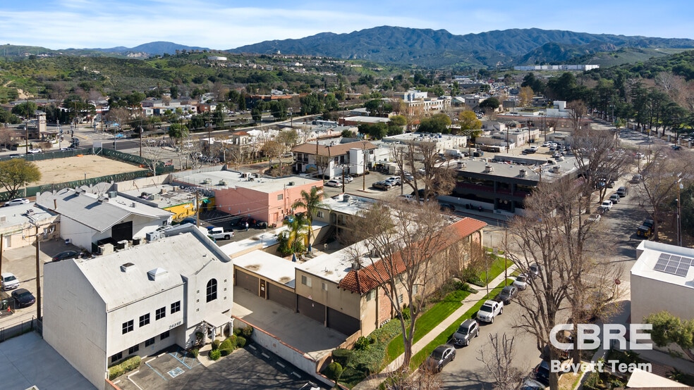 24308 Walnut St, Newhall, CA for sale - Building Photo - Image 2 of 19