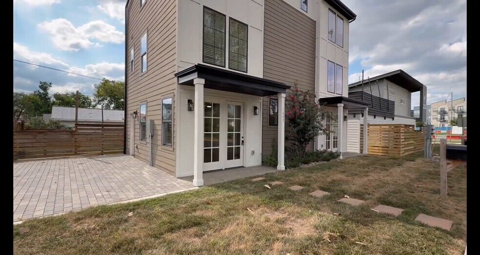 1509 55th Ave N, Nashville, TN à vendre - Vidéo sur l’inscription commerciale - Image 2 de 2