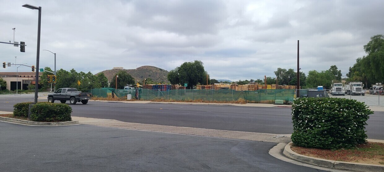 10180-10190 Riverford Rd, Lakeside, CA à louer Photo du bâtiment- Image 1 de 7