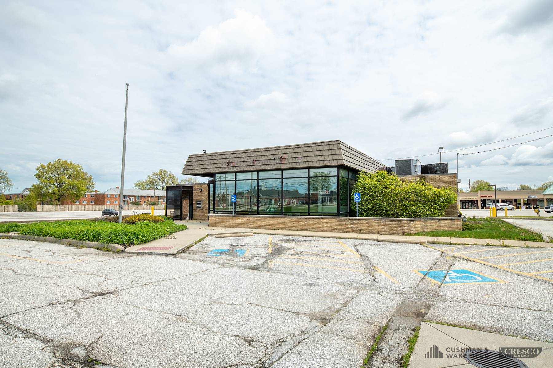 5375 Chevrolet Blvd, Parma, OH à louer Photo du bâtiment- Image 1 de 9