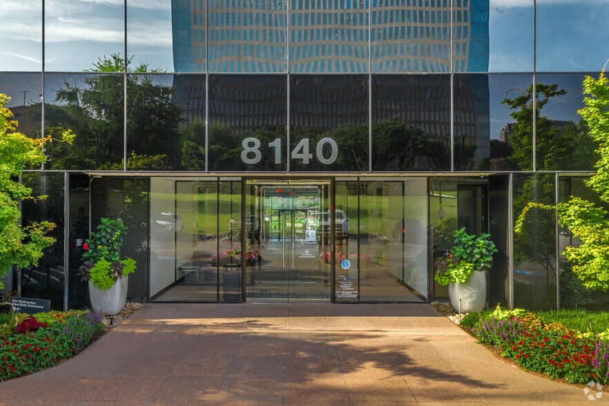 8140 Walnut Hill Ln, Dallas, TX for lease - Building Photo - Image 2 of 33