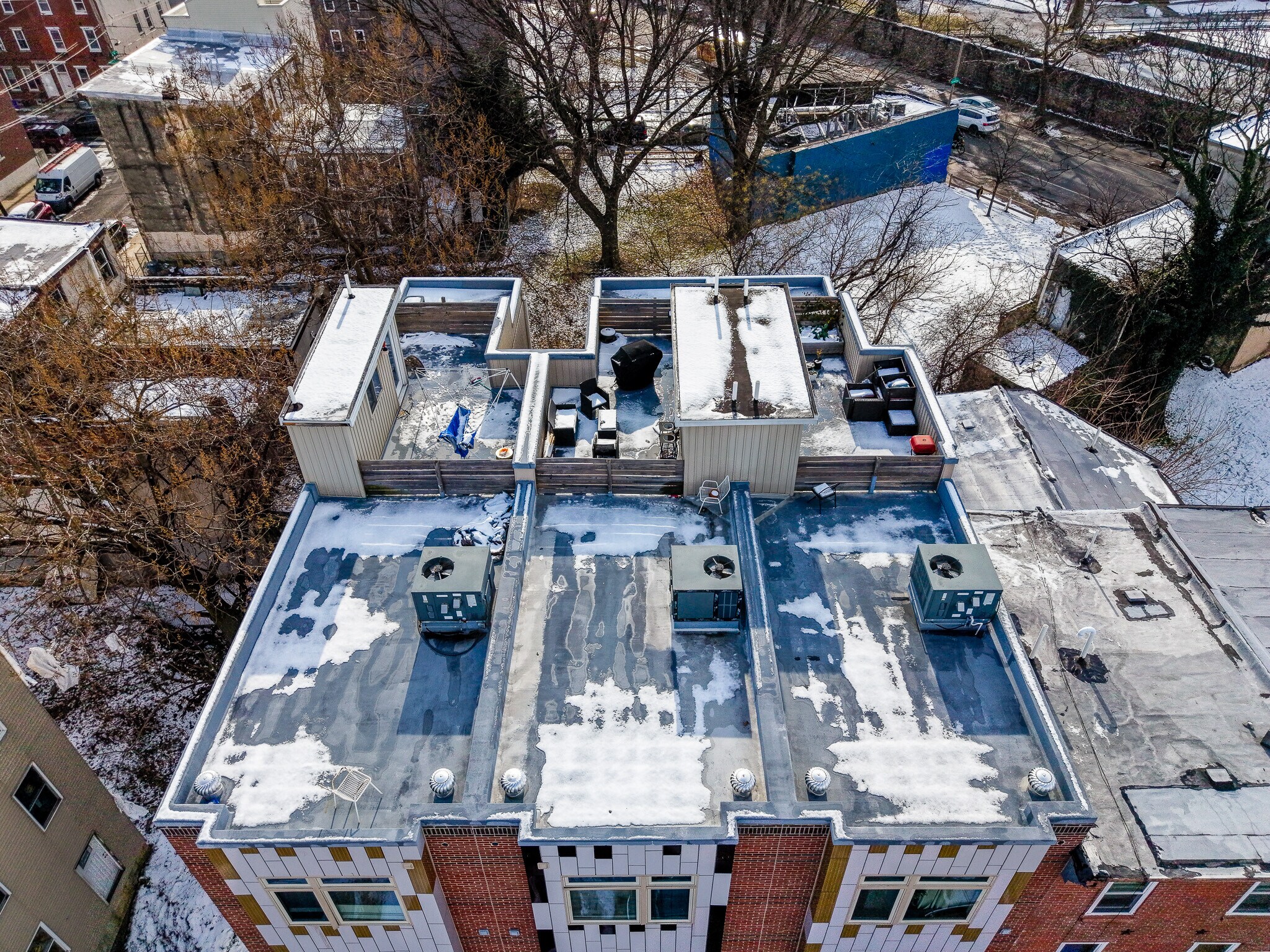 FRANCISVILLE PORFOLIO 5 Assets portefeuille de 3 propriétés à vendre sur LoopNet.ca Photo principale- Image 1 de 12