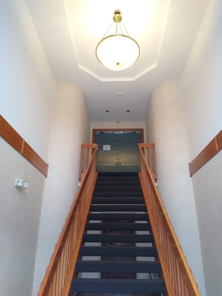 805 Hillsdowne Rd, Westerville, OH à louer - Hall d’entrée - Image 3 de 18
