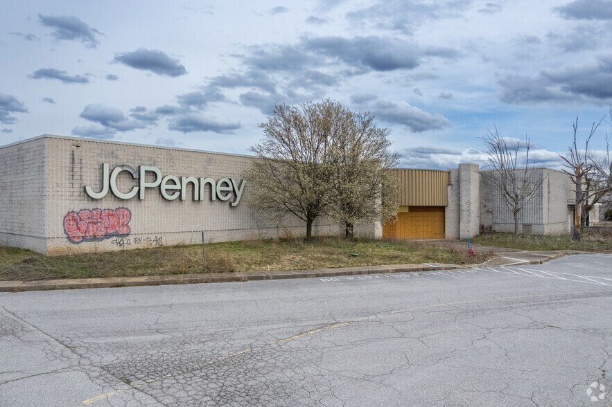 3055 Black Gap Rd, Chambersburg, PA for lease - Primary Photo - Image 1 of 7