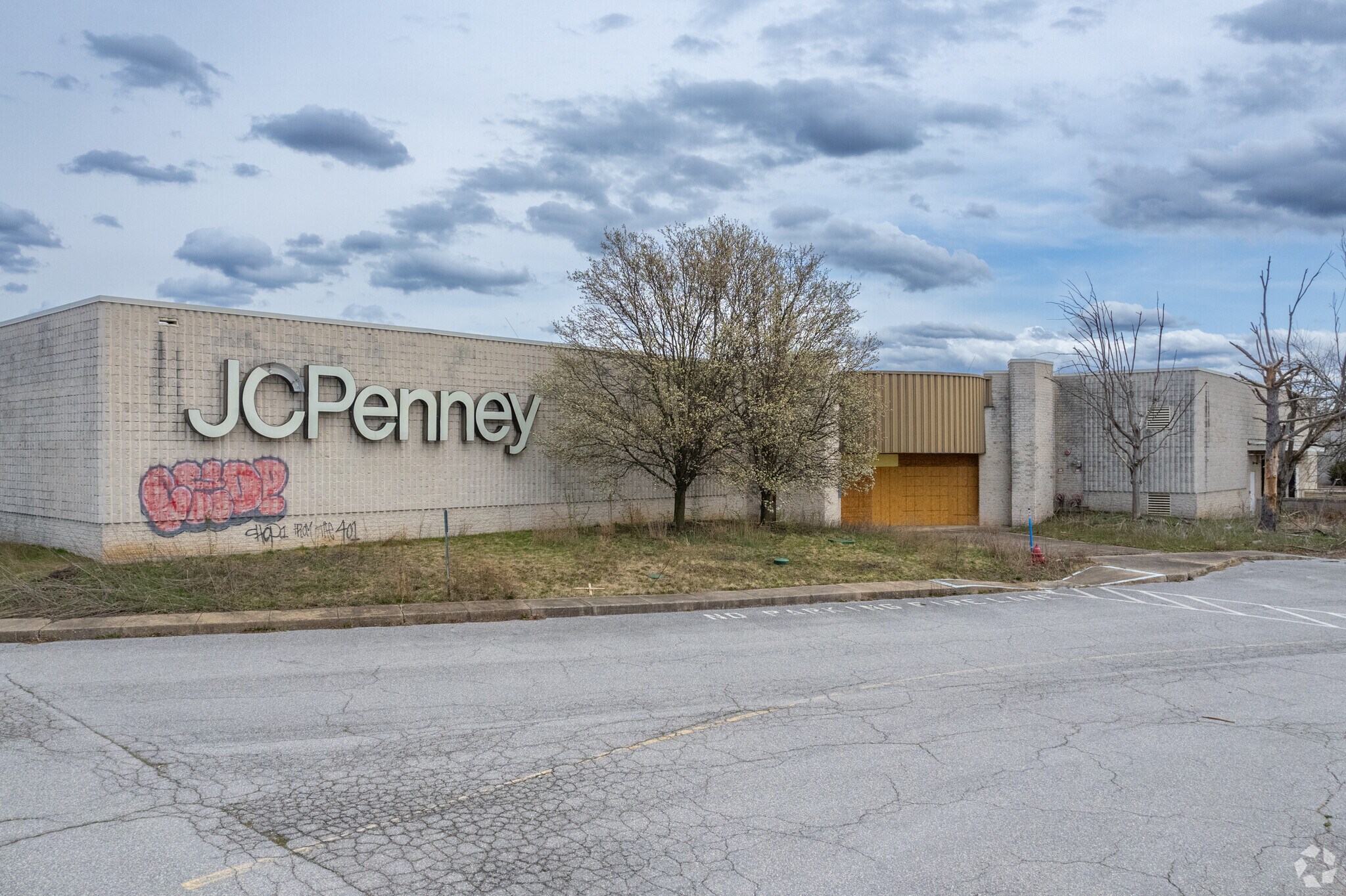 3055 Black Gap Rd, Chambersburg, PA for lease Primary Photo- Image 1 of 8