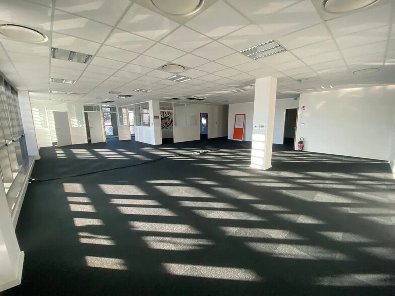 Rue Pascal Xavier Coste, Marseille for lease - Building Photo - Image 3 of 12