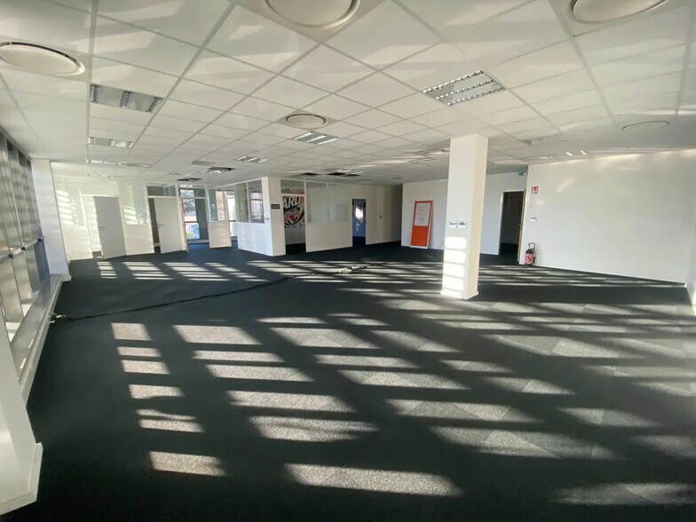 Rue Pascal Xavier Coste, Marseille à louer - Photo du bâtiment - Image 3 de 12