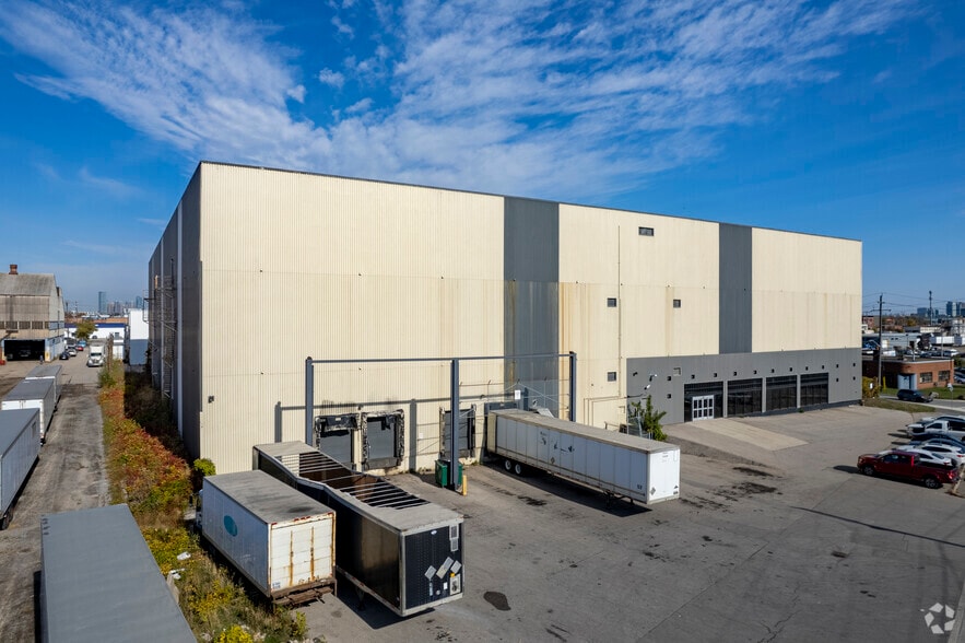 20 Towns Rd, Toronto, ON for lease - Building Photo - Image 2 of 4