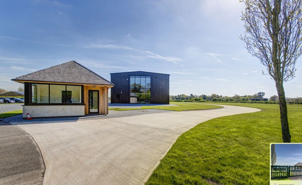 Willowpit Ln, Hilton à louer - Photo du bâtiment - Image 3 de 20