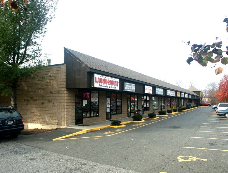 30 Germantown Rd, Danbury, CT à louer - Photo du bâtiment - Image 2 de 7