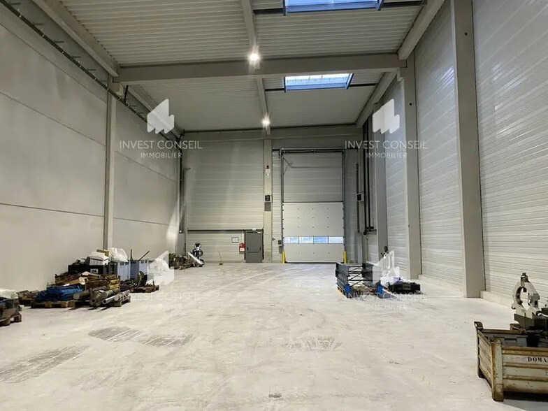 17 Avenue Roland Moreno, Frépillon for lease - Building Photo - Image 2 of 10