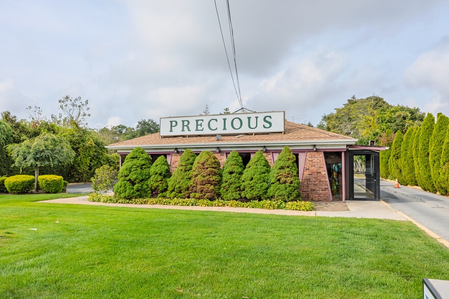 504 Larkfield Rd, East Northport, NY for lease - Building Photo - Image 3 of 21