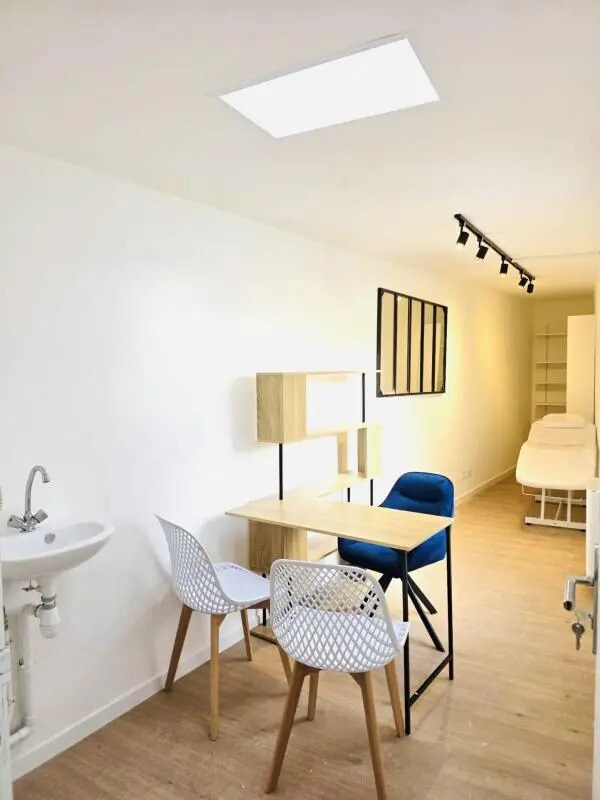 Office in Montpellier for lease Interior Photo- Image 1 of 5