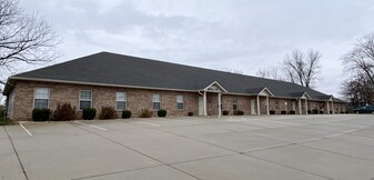 144 Lincoln Place Ct, Belleville IL - Parking Garage