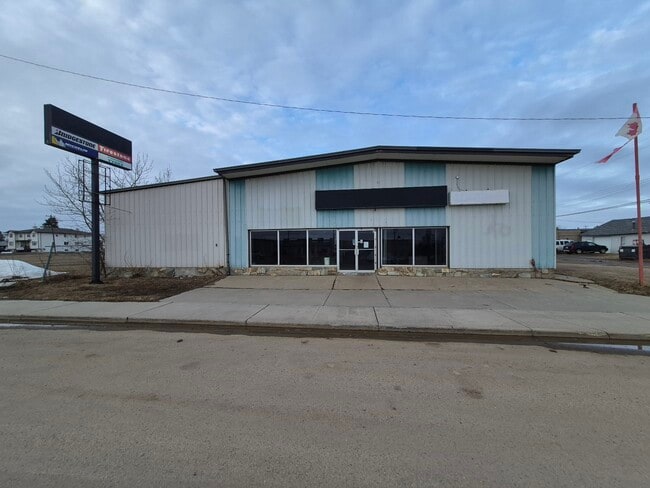 Plus de détails pour 5018 52 Ave, Tofield, AB - Industriel à vendre