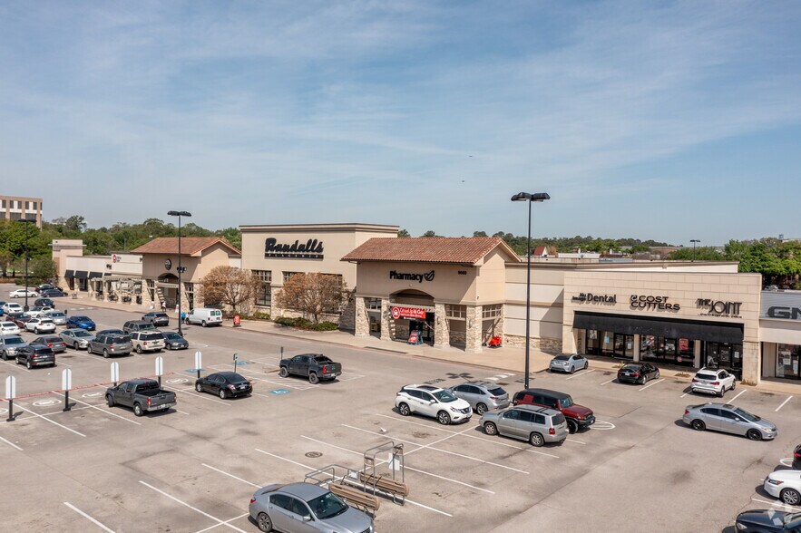 9600-9660 Westheimer Rd, Houston, TX à louer - Photo du bâtiment - Image 2 de 8