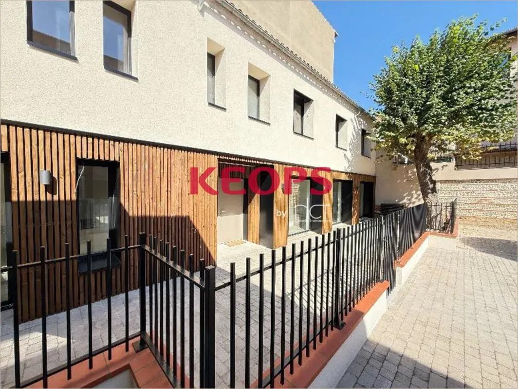 Office in Toulouse for lease Building Photo- Image 1 of 5