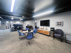 300 N 5th Ave, Ann Arbor, MI à louer Photo intérieure- Image 1 de 10