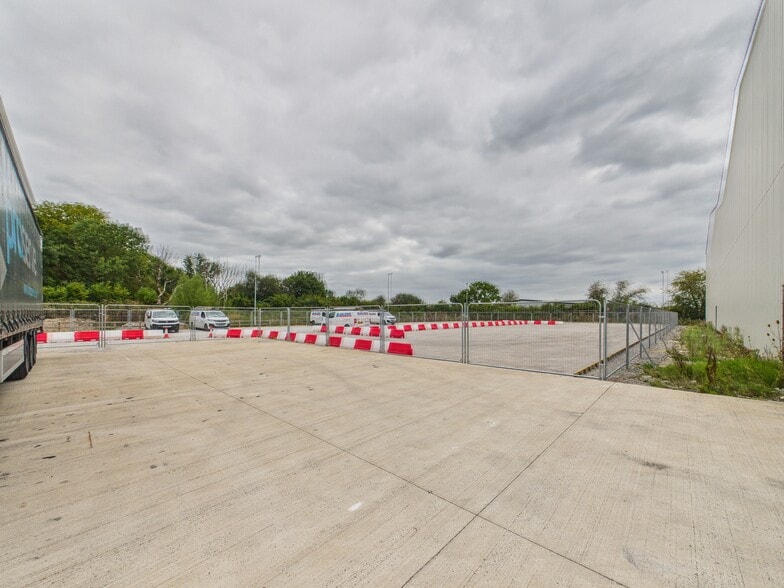 Ash Rd N, Wrexham for lease - Building Photo - Image 2 of 10