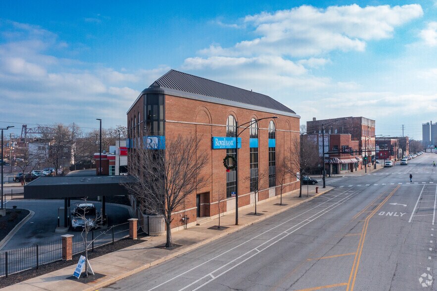 9226 S Commercial Ave, Chicago, IL à louer - Photo principale - Image 1 de 7