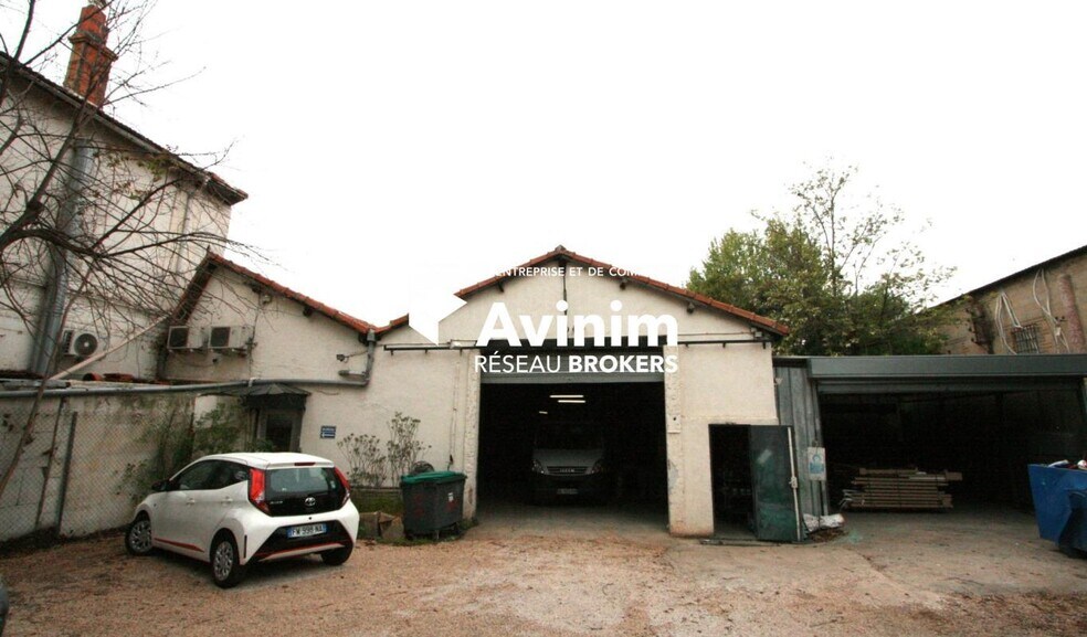 Local d'activités dans Marseille à vendre - Photo du bâtiment - Image 2 de 8