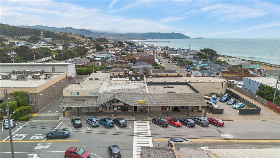 70 - 74 Manor Drive w, Pacifica, CA à vendre - Photo du bâtiment - Image 1 de 21