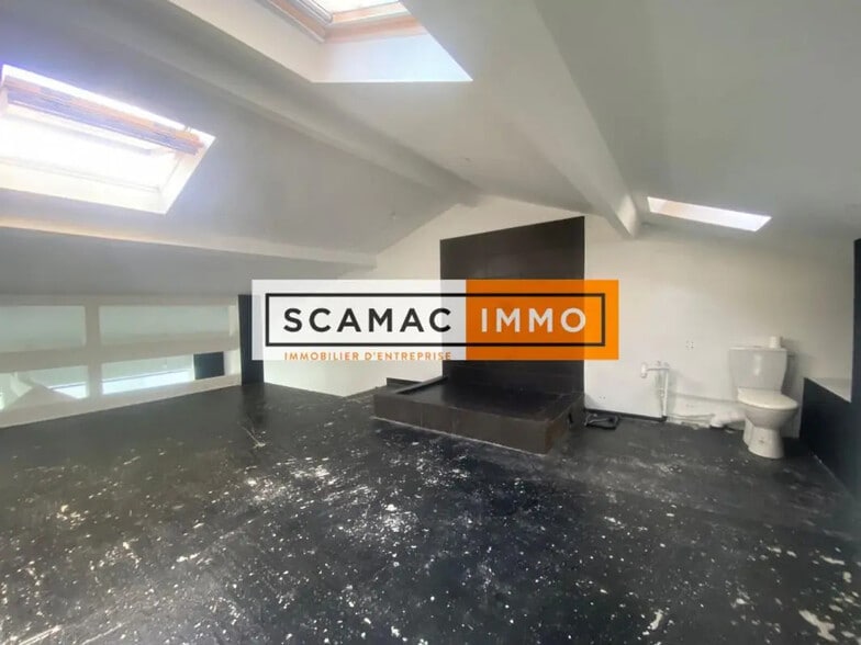 Flex in Malakoff for sale - Interior Photo - Image 2 of 10