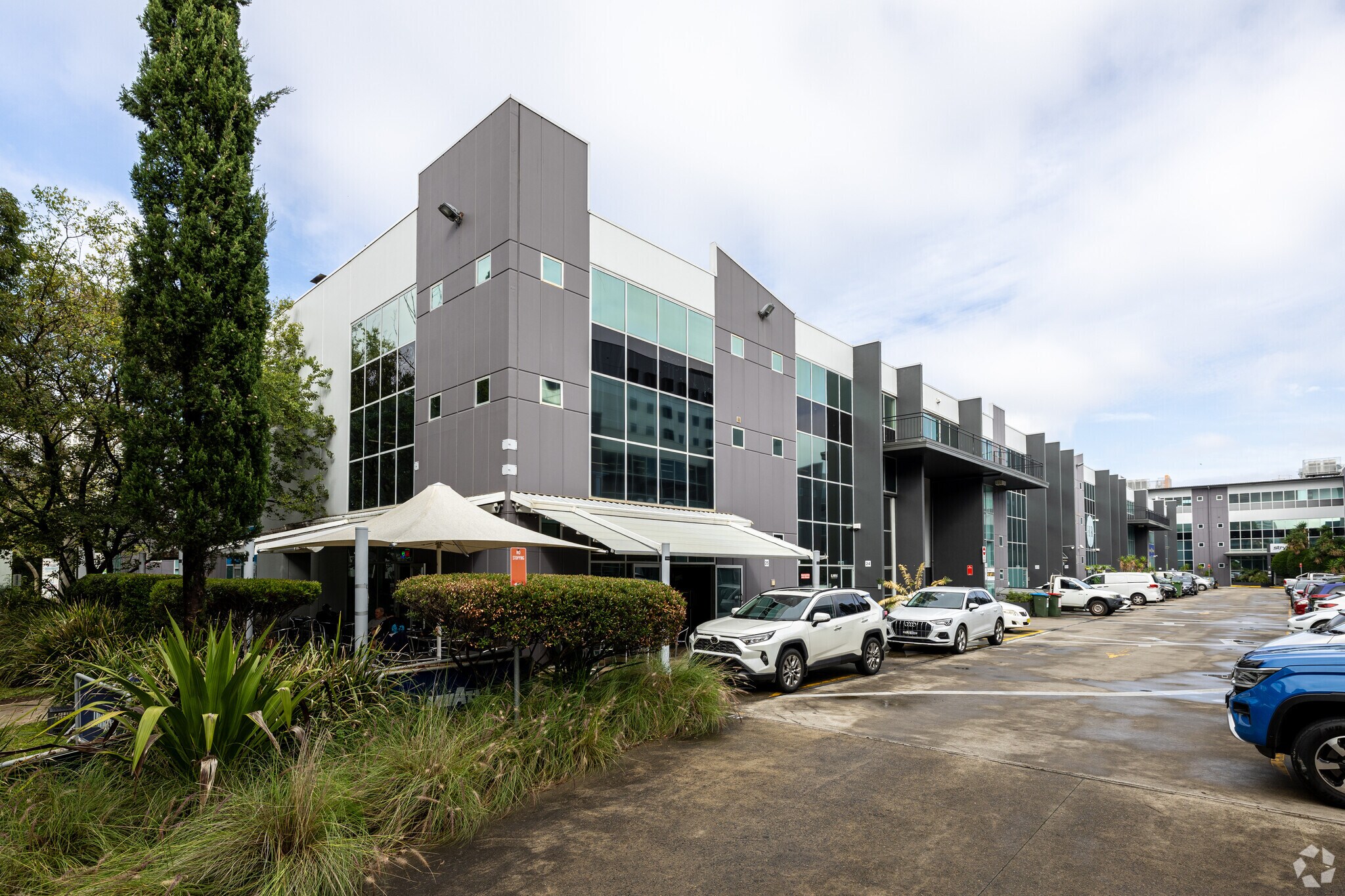 Units 14 & 15 portfolio of 2 properties for sale on LoopNet.ca Primary Photo- Image 1 of 11