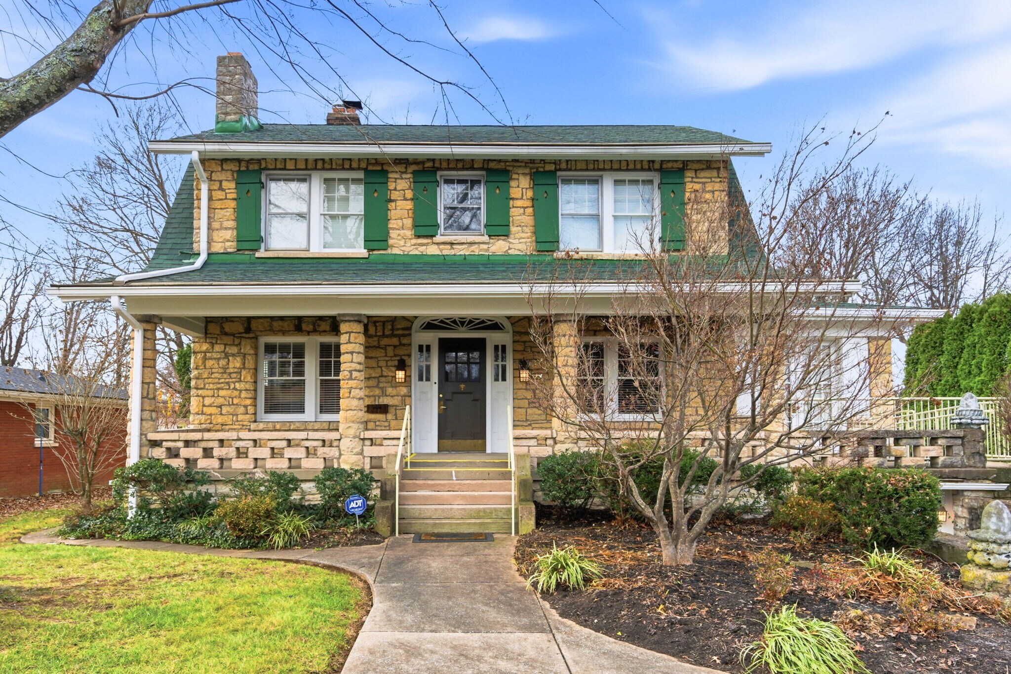 3208 College Dr, Louisville, KY à vendre Photo du bâtiment- Image 1 de 91