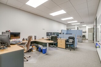 949 Hilltop Dr, Weatherford, TX for lease Interior Photo- Image 2 of 20