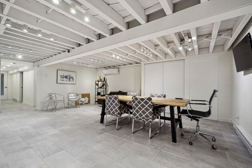 4575-4579 Rue Bélanger, Montréal, QC à vendre - Photo intérieure - Image 1 de 1