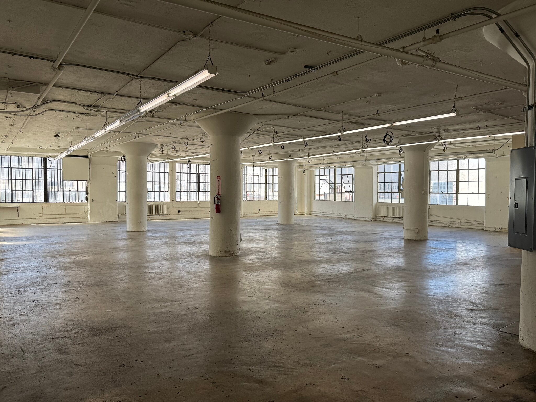 719 S Los Angeles St, Los Angeles, CA à louer Photo intérieure- Image 1 de 1