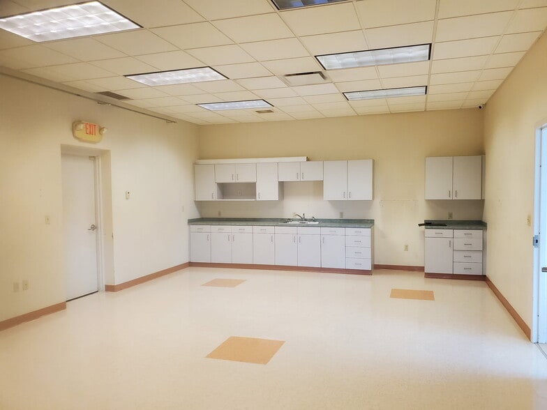 42109 SR 18, Wellington, OH for sale - Building Photo - Image 3 of 15