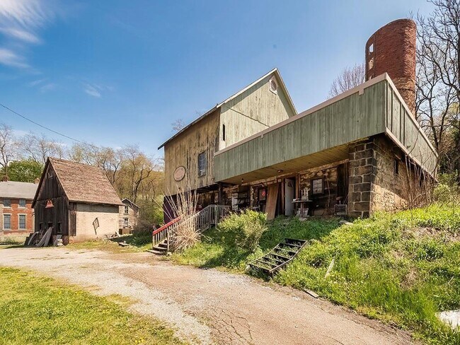 Plus de détails pour 333 Perry Hwy, Harmony, PA - Spécialité à vendre